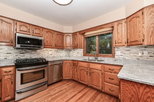 3954 Victoria Cir, Waukesha, WI 53151-6196
