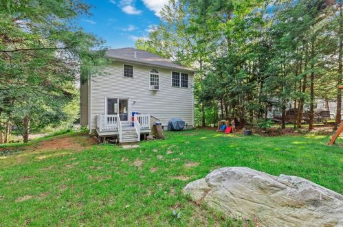 17 Meetinghouse Rd, Keene NH  03431-2065 exterior