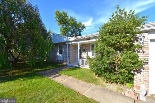 501 Valmore Rd, Fairless Hills, PA 19030-3016