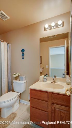 172 Huntington Dr, Jackson Twp NJ  08527-4789 exterior