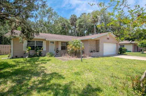 3744 Paige St, Daytona Beach, FL 32129-4243