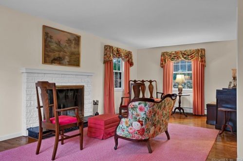 43 Walnut Ln, Northford CT  06472-1128 exterior