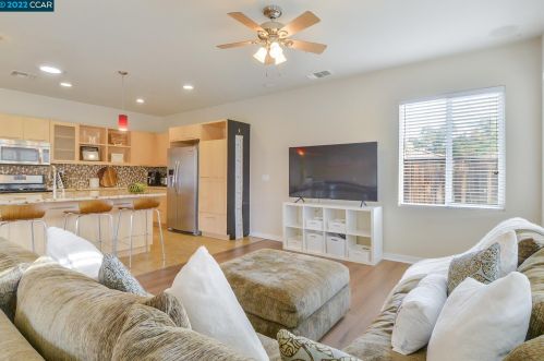 2243 Eastport Dr, Oakley CA  94561-3539 exterior