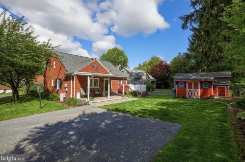 106 Roselle Ave, Lancaster PA  17603-6672 exterior