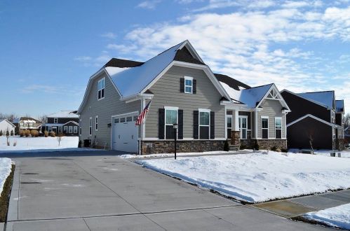 1702 Keela Dr, Pataskala OH  43062-7121 exterior