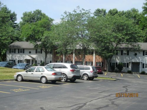 2 Locust Ct, Fishkill NY  12524-2634 exterior