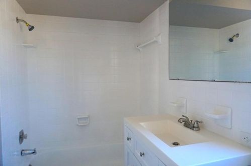 2440 Keystone Rd, Tarpon Springs FL  34688-8618 exterior