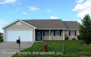 2716 Brookville Dr, Manhattan KS  66502-8421 exterior