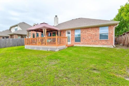 9020 Wheatfield Trl, Fort Worth TX  76179-8154 exterior