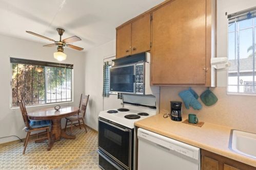 4419 South St, Lakewood CA  90712-1149 exterior