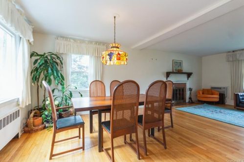 115 Pierce Dr, Pleasantville, NY 10570-1013