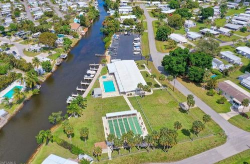 23 Derhenson Dr, Naples FL  34114-8202 exterior