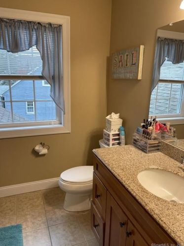 7 Grove St, Deep River CT  06417-1710 exterior