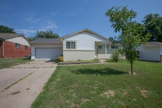 5883 22nd Pl, Tulsa, OK 74114-2319