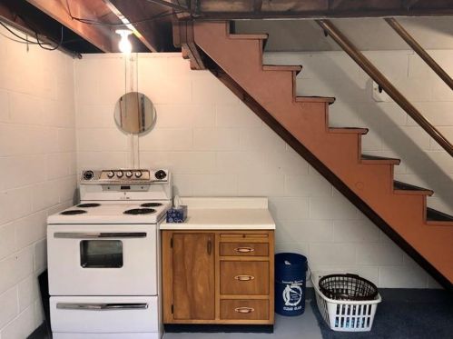 311 Agnew Rd, Jeannette PA  15644-2519 exterior