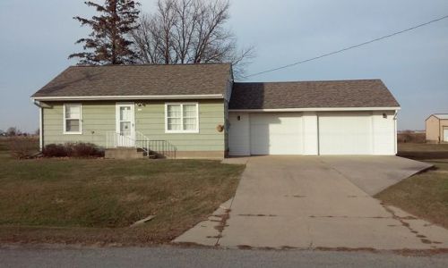 418 South St, Martelle, IA 52305-7714