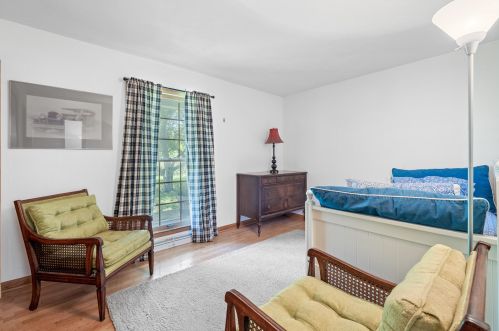 13328 Lakewood Dr, Thiensville WI  53097-2409 exterior