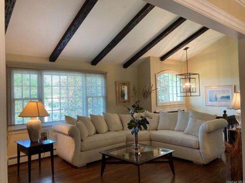 65 Greenway Ter, Mahopac, NY 10541-1247