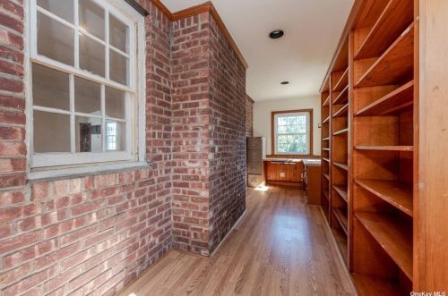 145 Centre Ave, East Rockaway NY  11518-1012 exterior