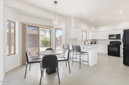 6851 Kern Dr, Tucson AZ  85743-1027 exterior