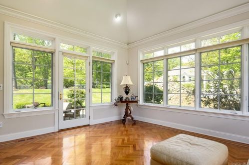 54 Buckout Rd, White Plains NY  10604-1503 exterior