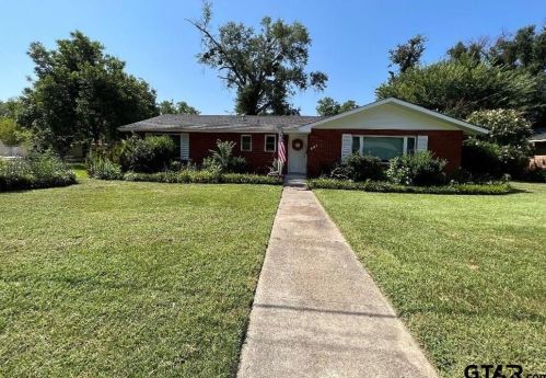 421 Buchanan St, West Mineola, TX 75773-1620