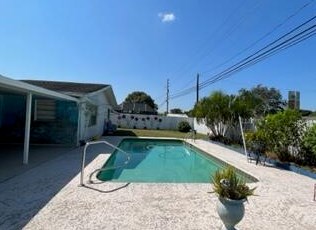 2503 Chesterfield Dr, Fort Pierce, FL 34982-5605