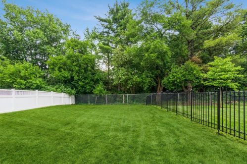 1648 Flag Ct, Crown Point IN  46307-9593 exterior