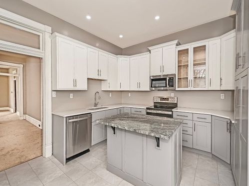 418 Delaware Ave, Oakmont PA  15139-1642 exterior