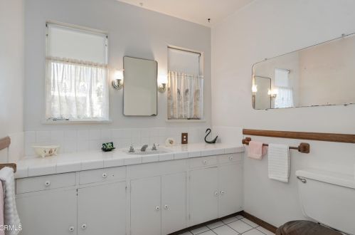 2500 Trinity Pl, Oxnard CA  93033-4814 exterior