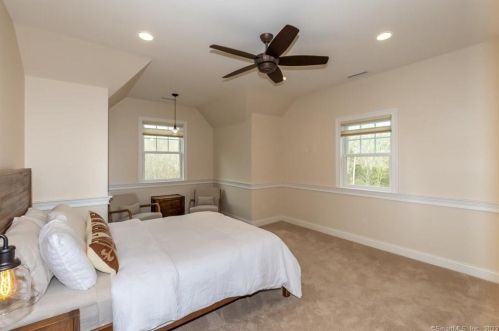 18 Heron Pond Rd, Essex CT  06426-1466 exterior