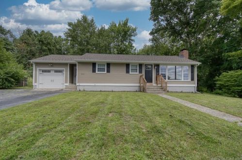 242 Pond Hill Rd, Moosup, CT 06354-1817