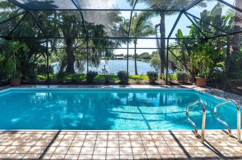 2251 Lakewood Dr, Nokomis, FL 34275-3567