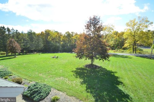2415 Stagecoach Rd, Palmerton, PA 18071-6751