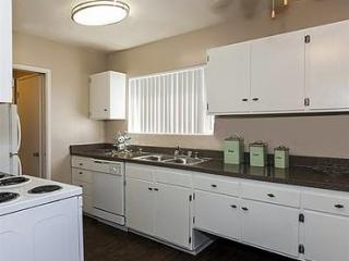 5601 Paramount Blvd, Long Beach CA  90805-5124 exterior