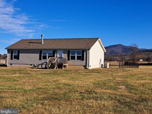 921 Fairview Rd, Richmond National Battlefiel VA  22835-5605 exterior