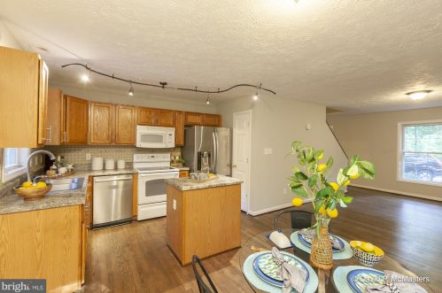 277 Black Cub Run Ln, Harpers Ferry WV  25425-6805 exterior