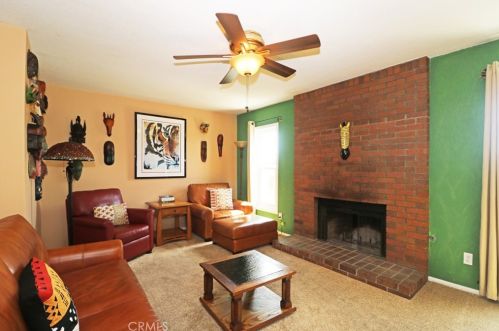 1032 Chestnut Ave, Orange CA 92867-3832 exterior