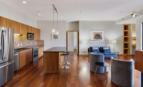 9 Franklin Ave, Minneapolis, MN 55404-2518