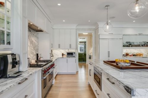 66 Wheatley Rd, Westbury NY  11568-1212 exterior