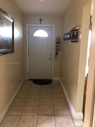 5960 21st Ct, Hialeah, FL 33016-2633