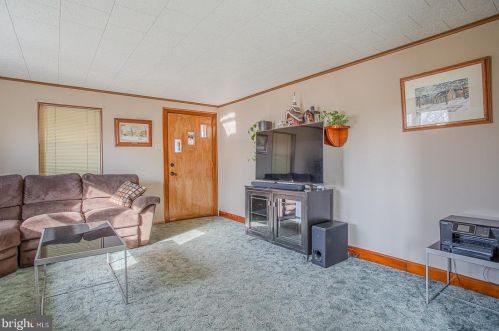 385 Zynn Rd, Downingtown PA  19335-1146 exterior