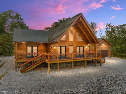 395 Fox Ridge Dr, Strasburg, VA 22657-3016