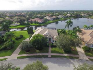 5220 Sand Lake Ct, Sarasota, FL 34238-4005