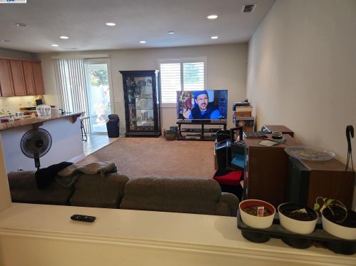 1549 Maple Valley St, Manteca CA 95336-5127 exterior