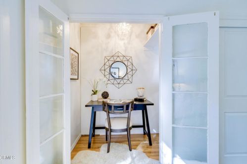 4837 Crown Ave, La Canada CA  91011-3619 exterior