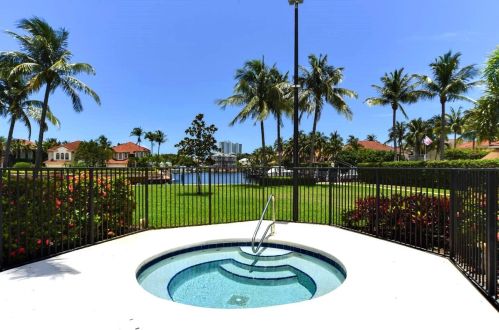 731 Cable Beach Ln, West Palm Beach FL  33410-3412 exterior