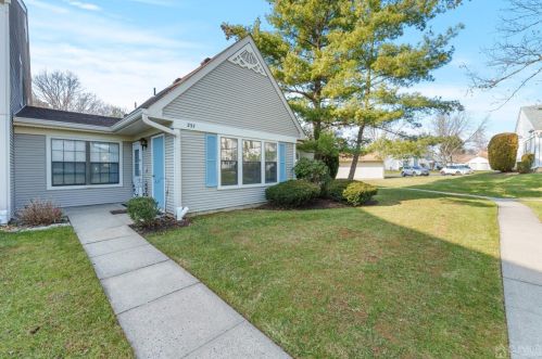 237 Wycoff Way, East Brunswick NJ  08816-5647 exterior