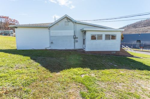 2031 Baldridge Ave, South Connellsville, PA 15425-5232