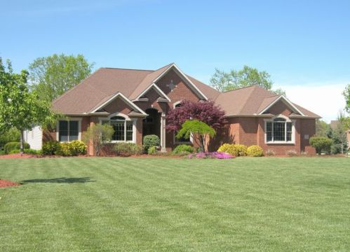 15 Oakfield Dr, Milan, OH 44846-9486